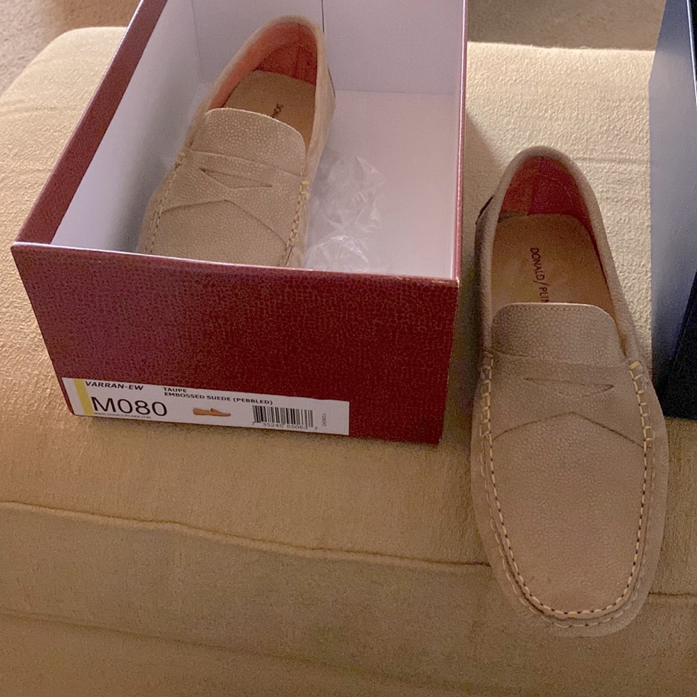 Donald Pliner embossed (pebbled) suede men’s Varran EW driving mocs new with box